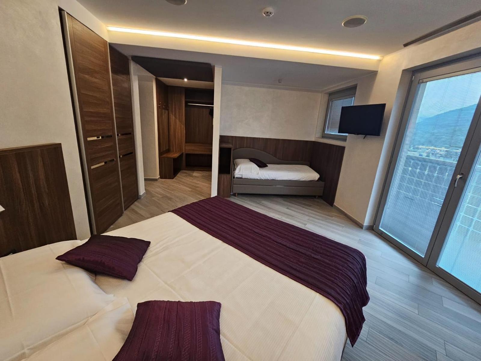 Mito Hotel Шатийон Экстерьер фото