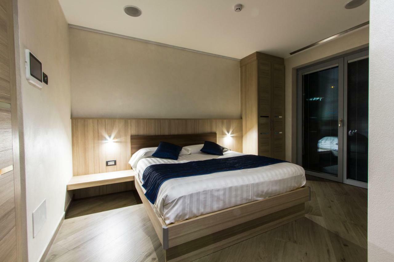 Mito Hotel Шатийон Экстерьер фото