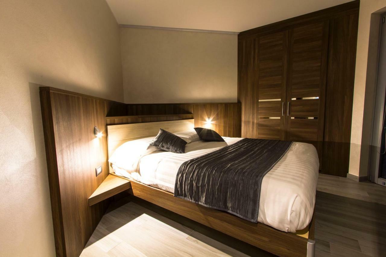 Mito Hotel Шатийон Экстерьер фото