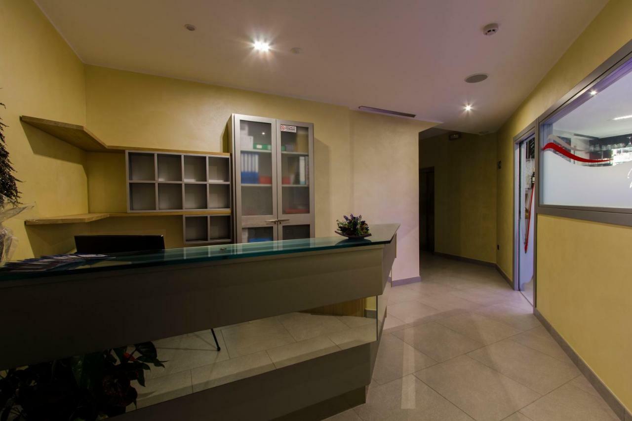 Mito Hotel Шатийон Экстерьер фото